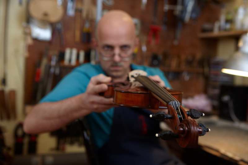 скрипичный мастер 5. мастерская скрипача. бергонци карло скрипичный мастер. скрипичный мастер 5. джезу гварнери.